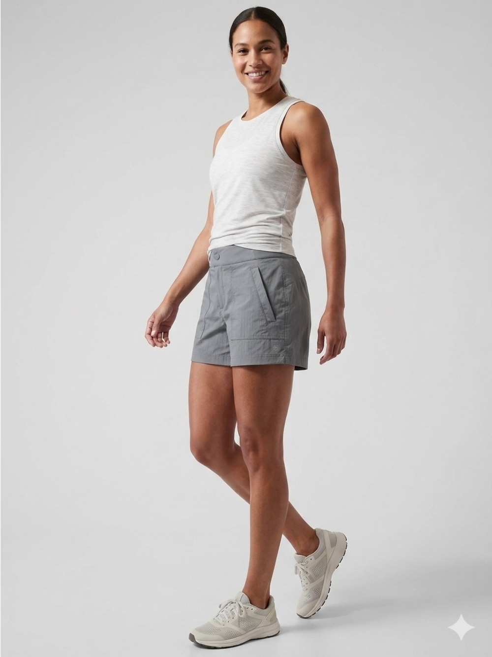 Athleta Trekkie 4" Light Gray Performance Short Women’s Size 2
